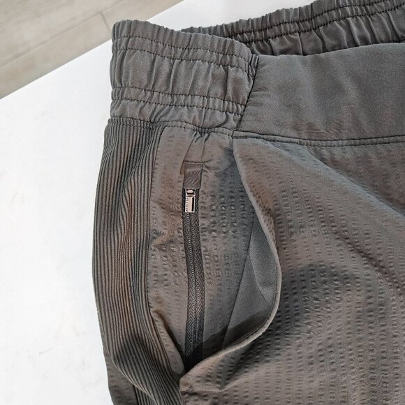 Athleta Textured Brooklyn Jogger Pants Size 12 Gray Nylon/Spandex - Picture 4 of 12